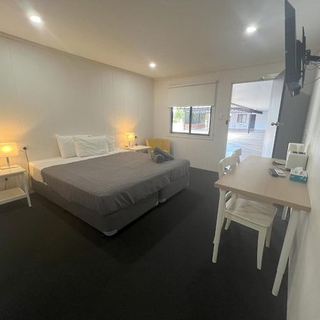 Abajaz Motel-Central-King Bed-Shaded Parking Лонгрийч Екстериор снимка