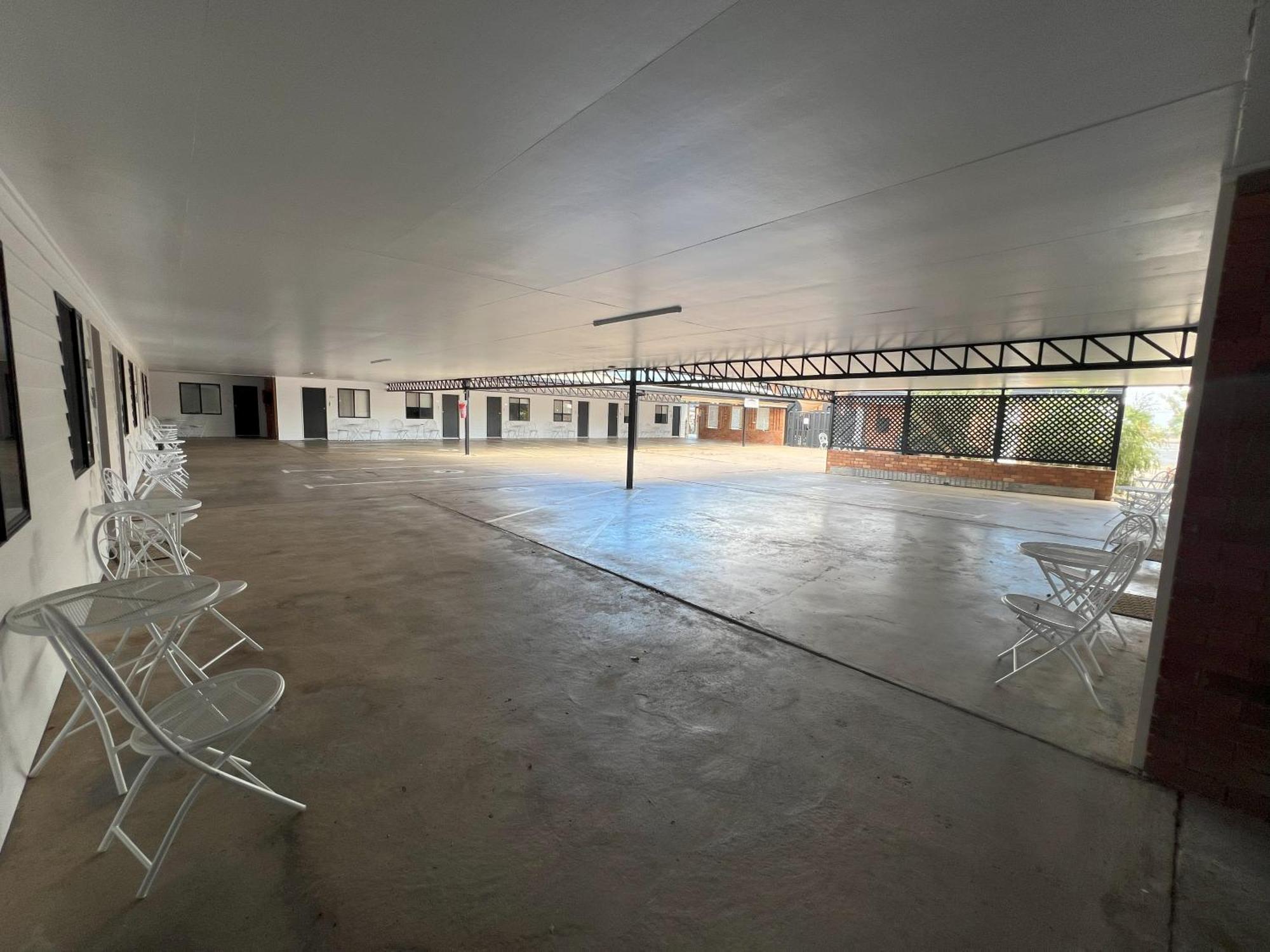 Abajaz Motel-Central-King Bed-Shaded Parking Лонгрийч Екстериор снимка