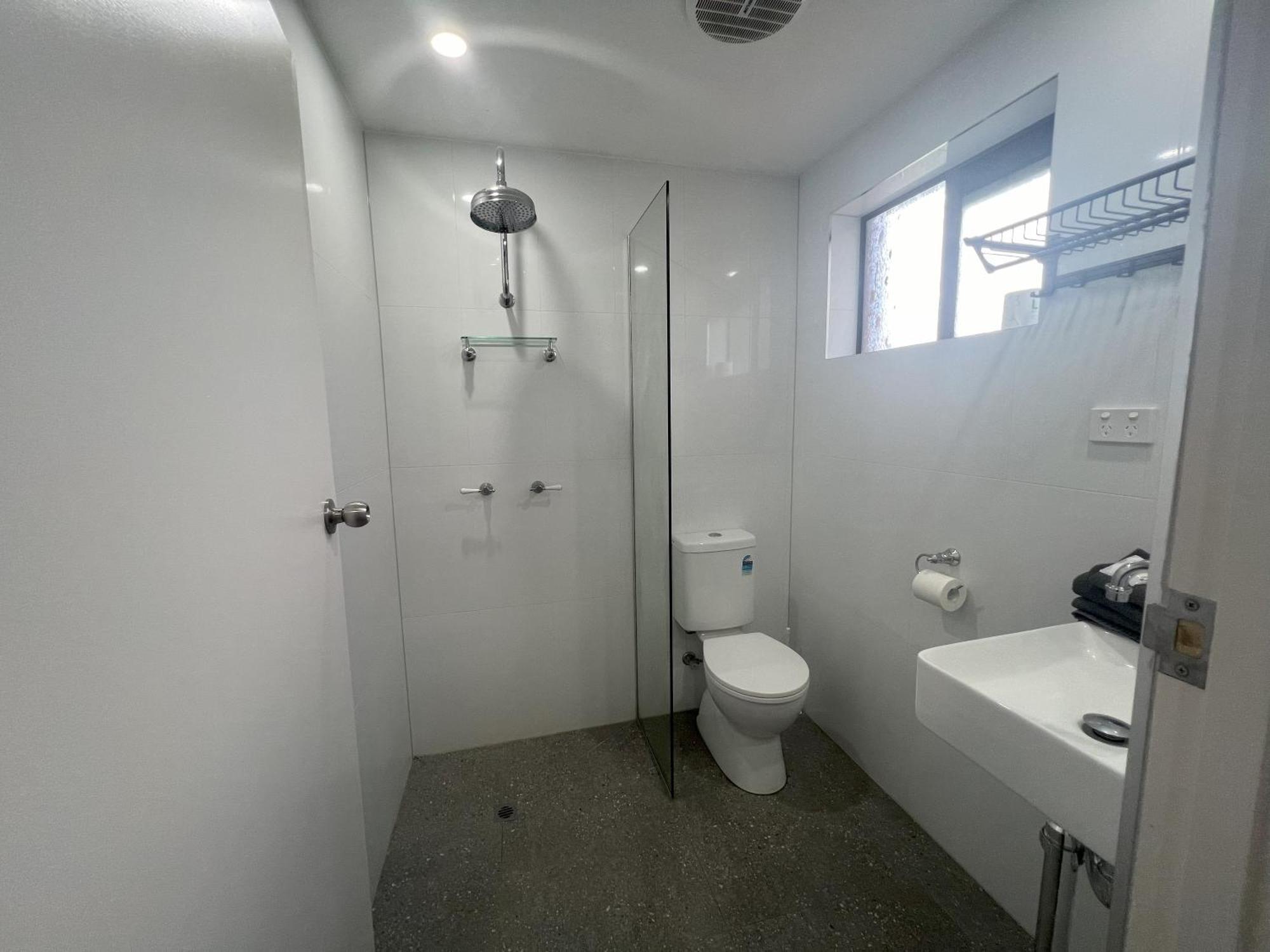 Abajaz Motel-Central-King Bed-Shaded Parking Лонгрийч Екстериор снимка