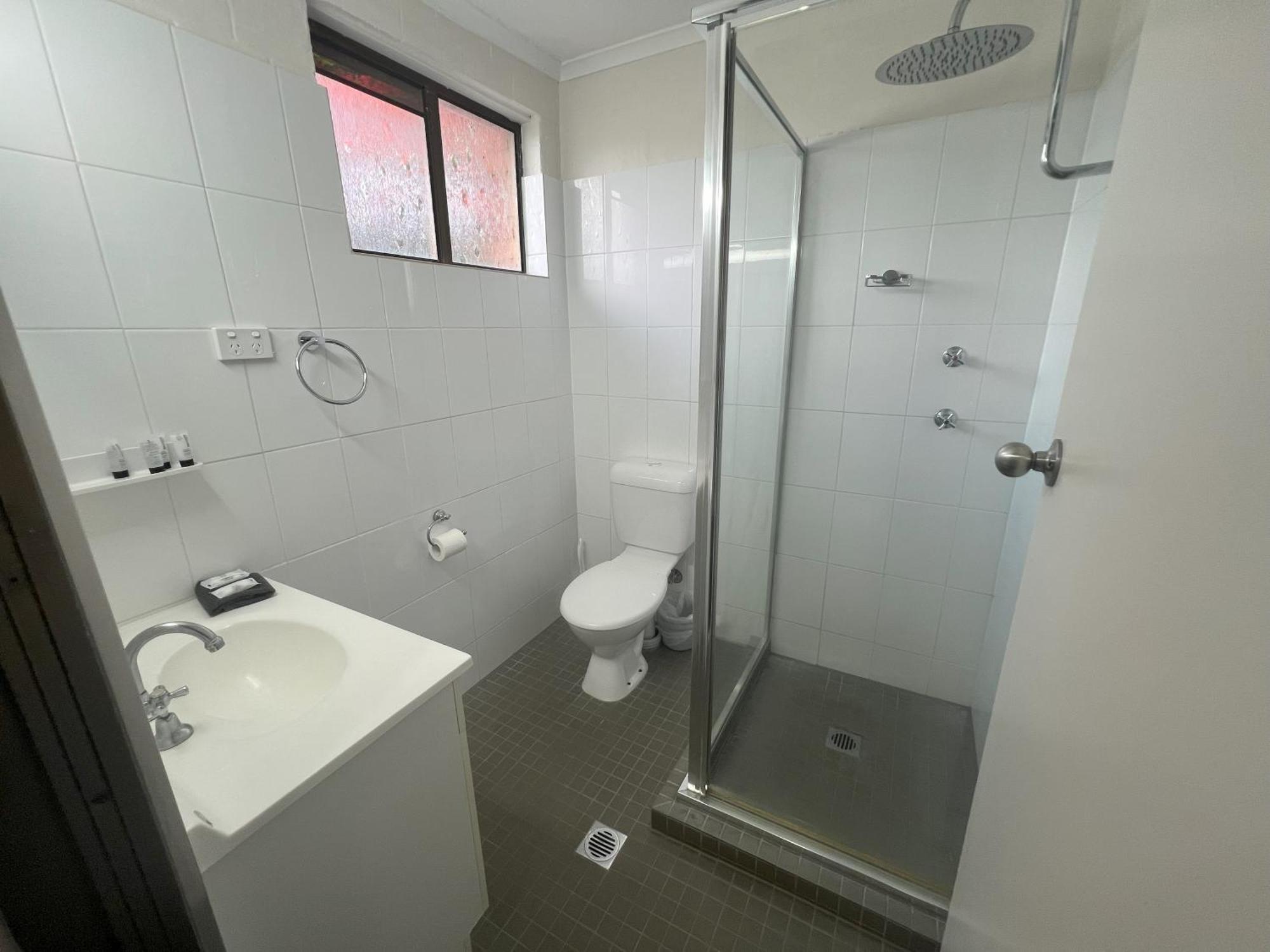 Abajaz Motel-Central-King Bed-Shaded Parking Лонгрийч Екстериор снимка