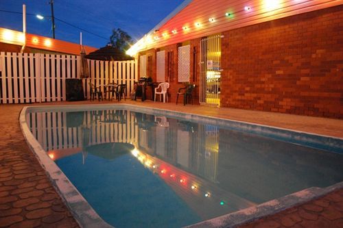 Abajaz Motel-Central-King Bed-Shaded Parking Лонгрийч Екстериор снимка